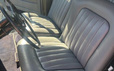 Bentley-MK-VI-1952-Sedan-11