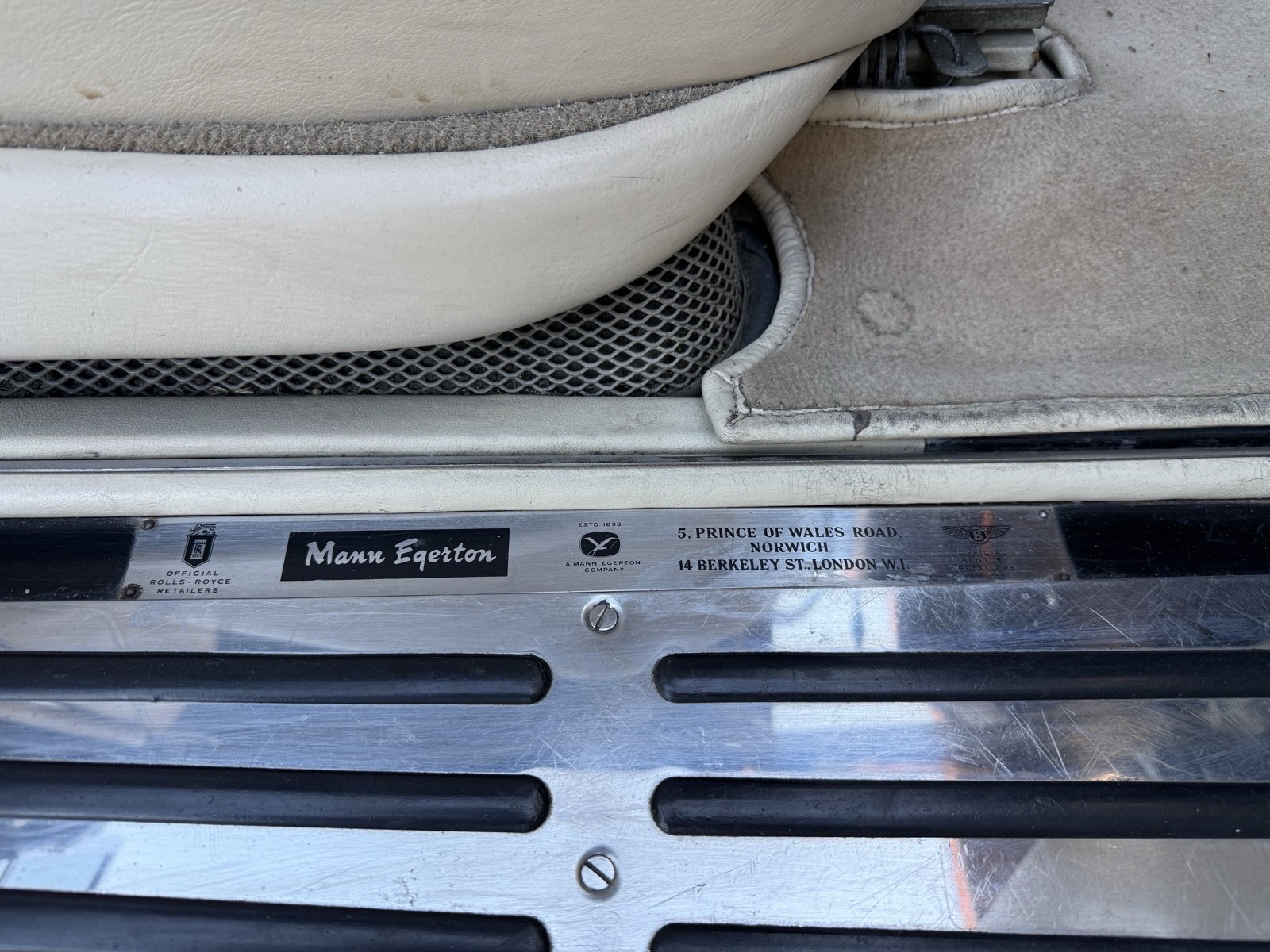 Bentley-S3-1965-Sedan-17