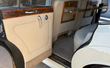 Bentley-S3-1965-Sedan-23