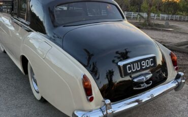 Bentley-S3-1965-Sedan-4