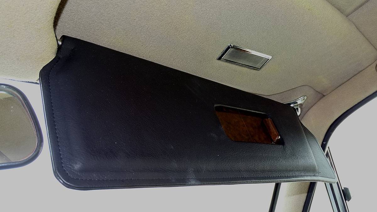 Bentley-turbo-r-1991-black-11