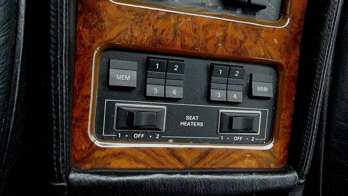 Bentley-turbo-r-1991-black-14