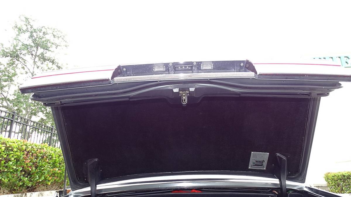 Bentley-turbo-r-1991-black-19