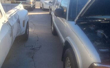 Blazer-four-door-suv-1996-grey-11