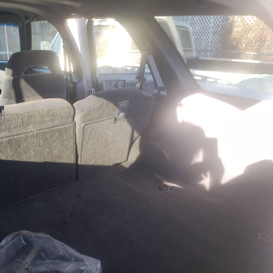 Blazer-four-door-suv-1996-grey-3