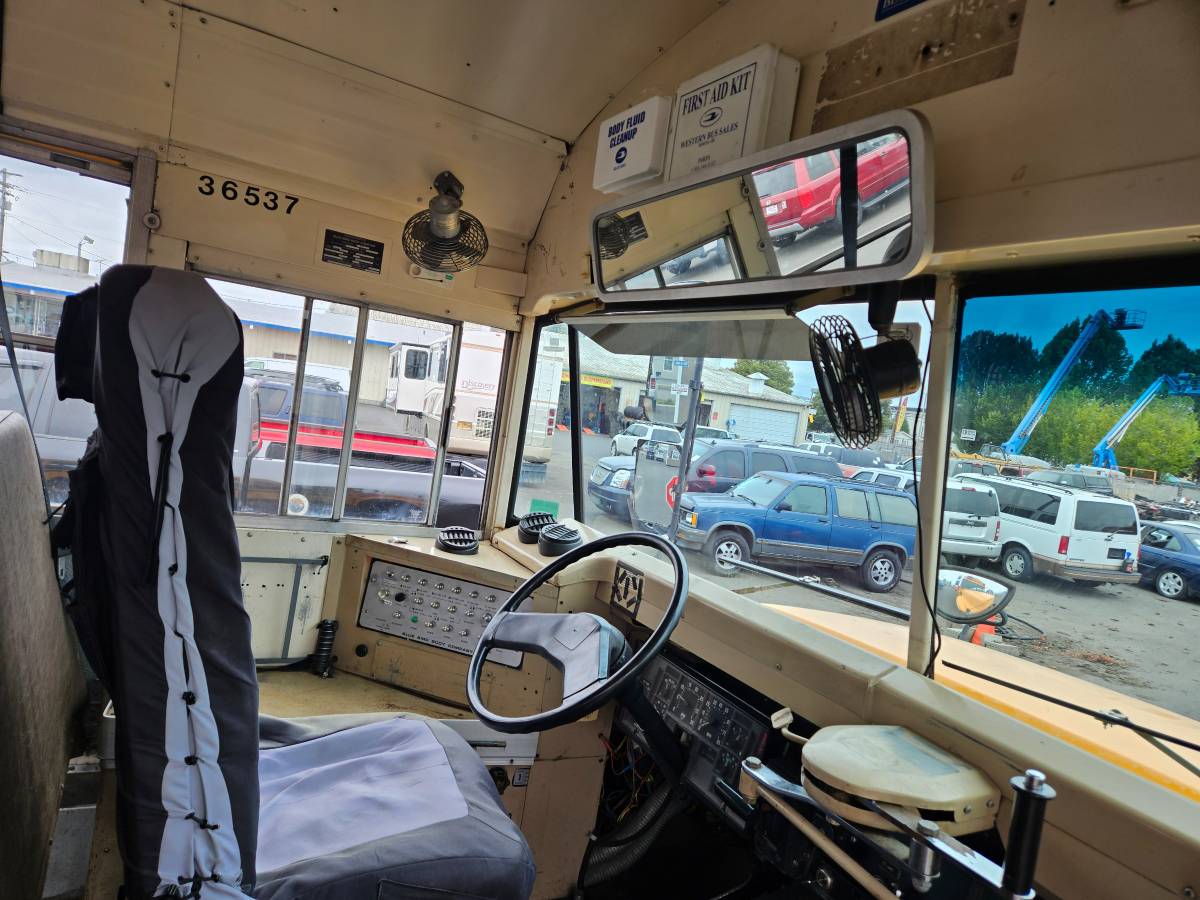 Bluebird-bus-diesel-1993-6