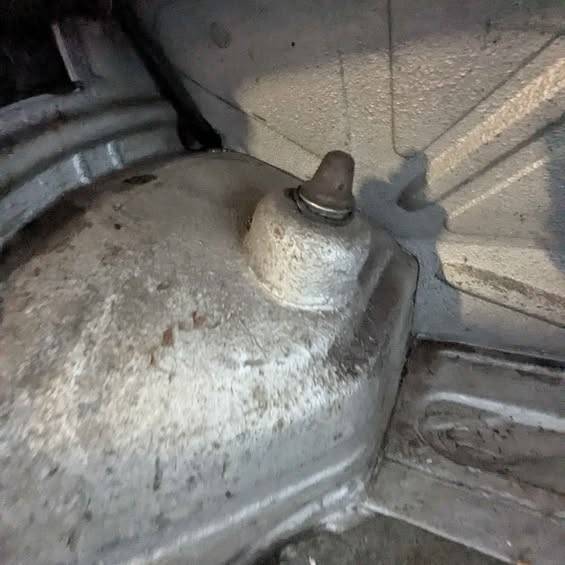 Bmw-2002-1974-grey-11