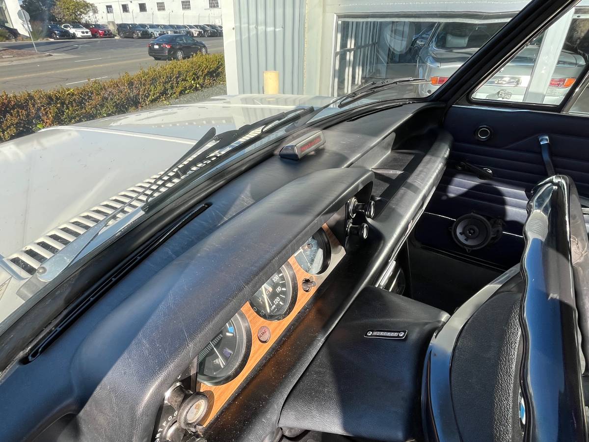 Bmw-2002-1974-white-13