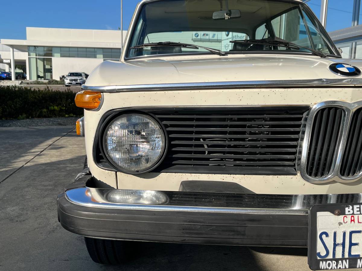 Bmw-2002-1974-white-3