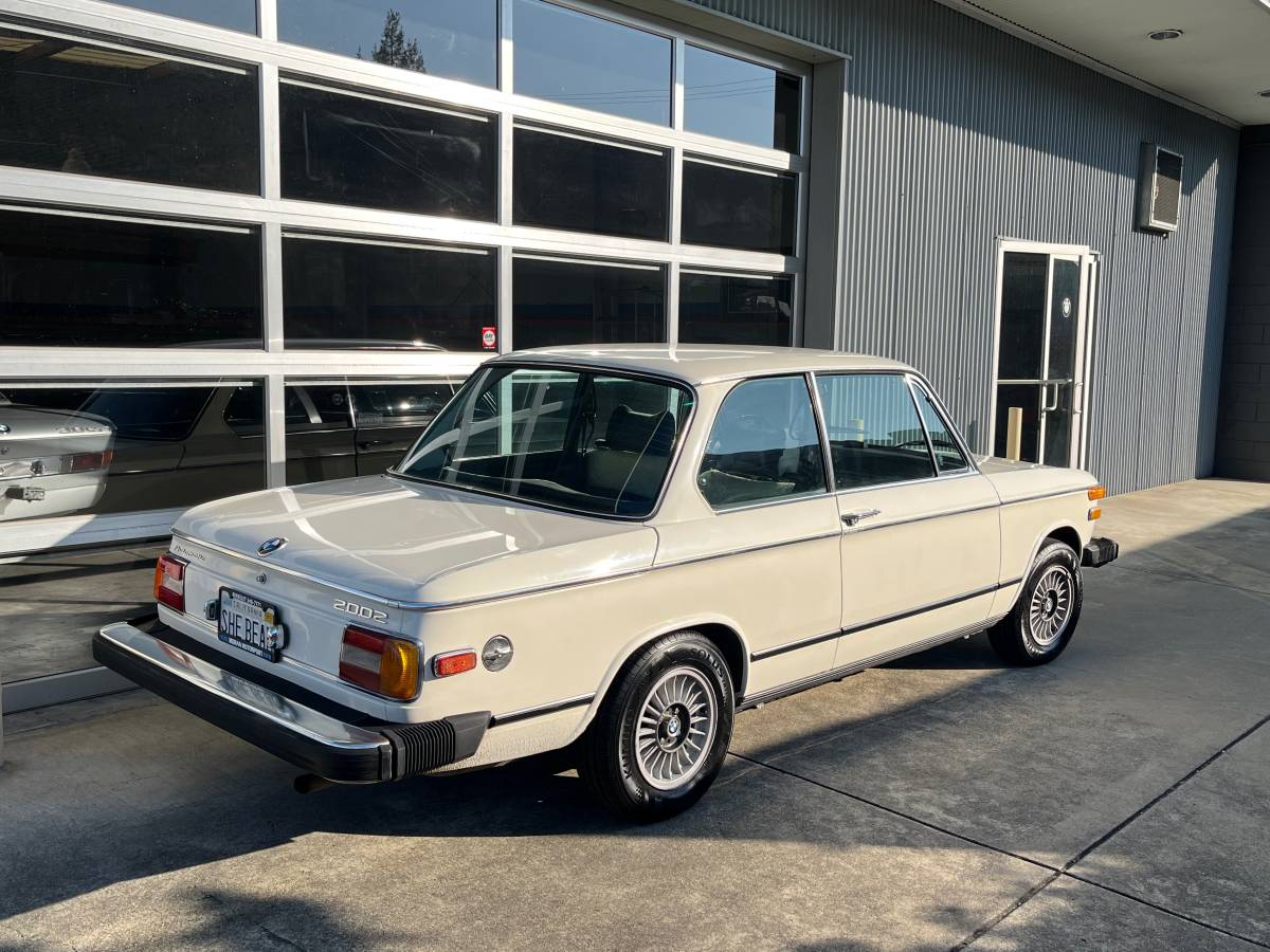 Bmw-2002-1974-white-6