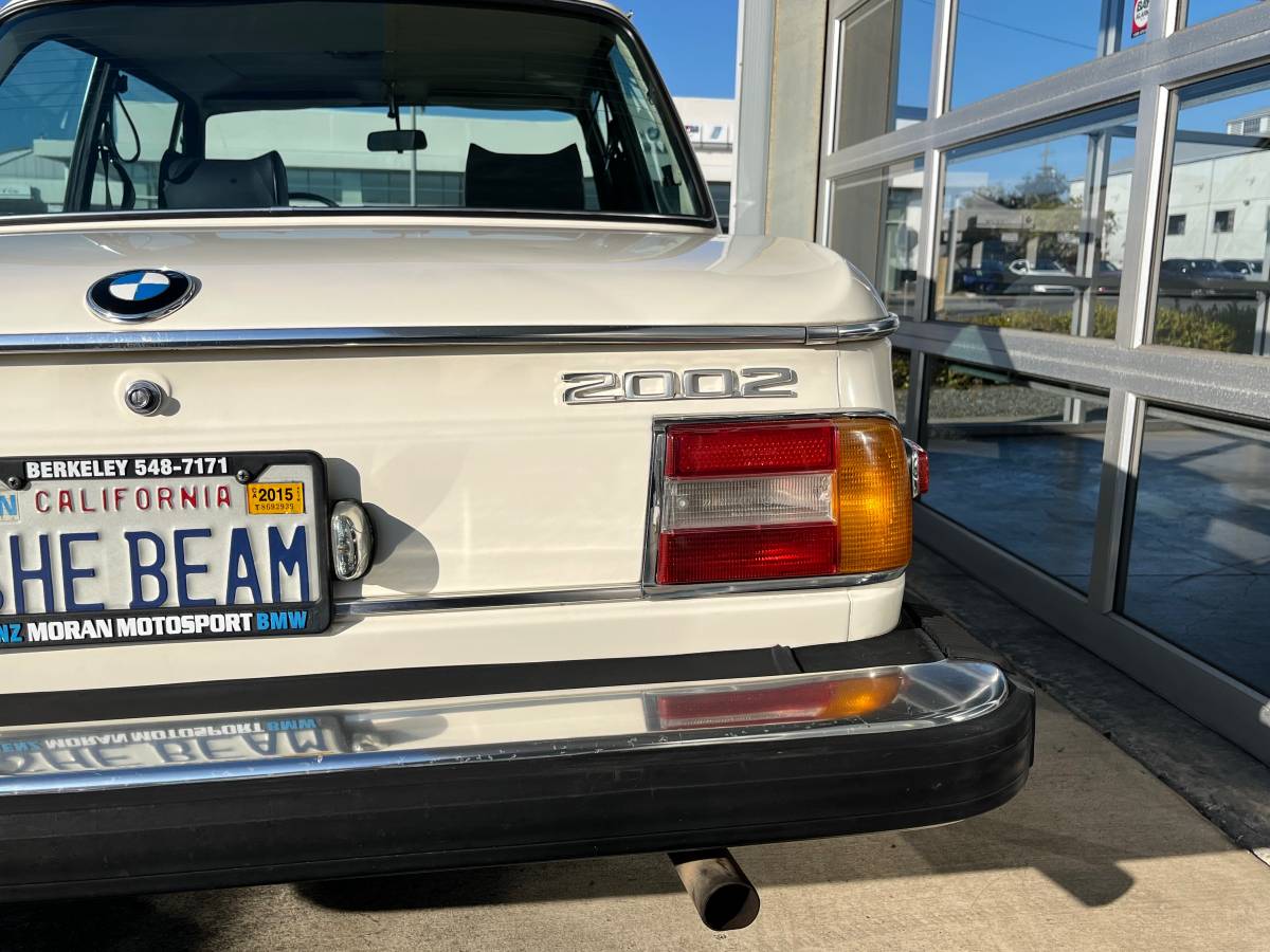 Bmw-2002-1974-white-8