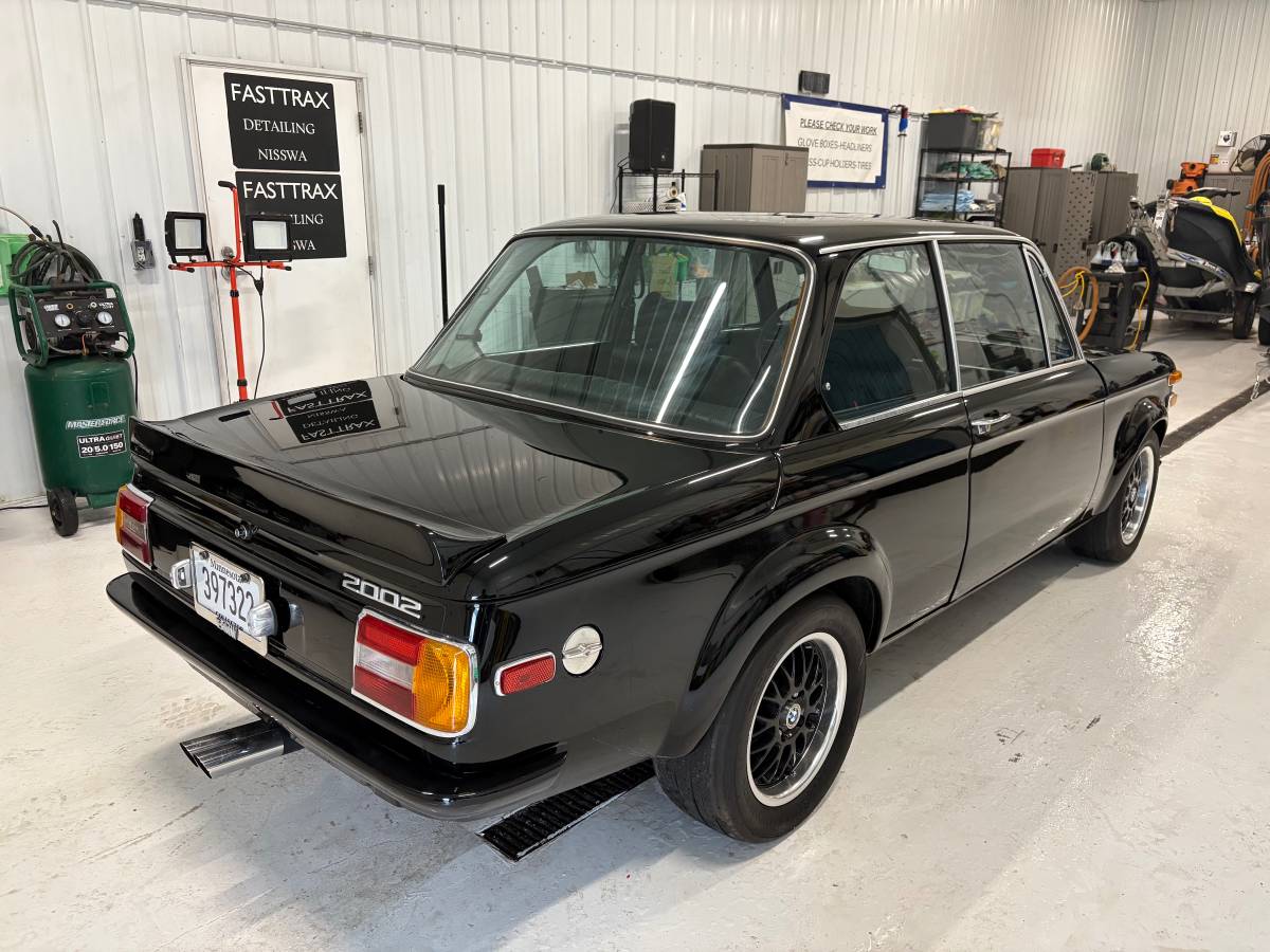 Bmw-2002-1976-black-4
