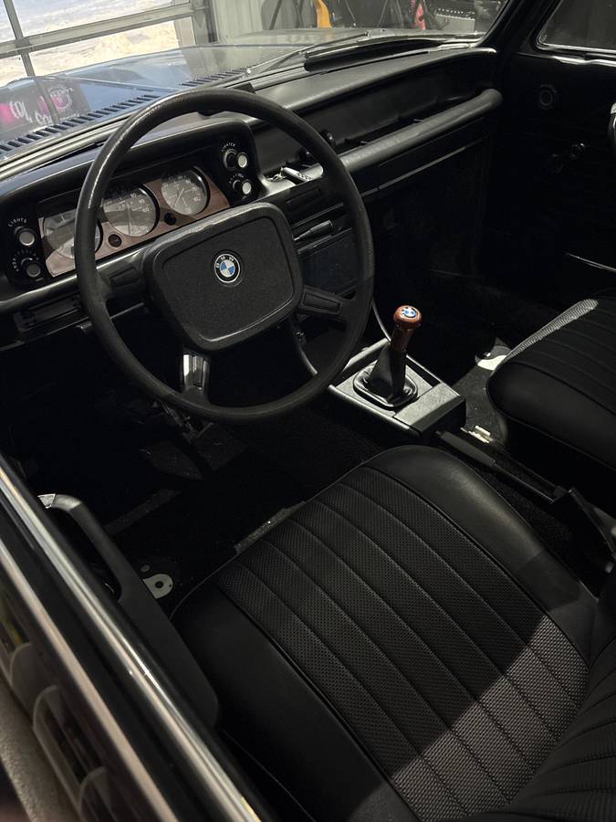 Bmw-2002-1976-black-9