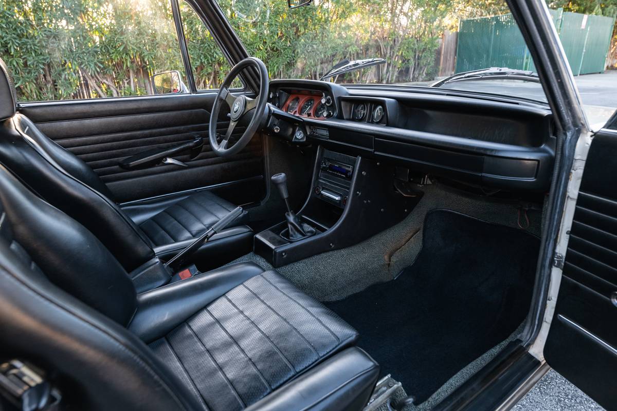 Bmw-2002-turbo-1974-17