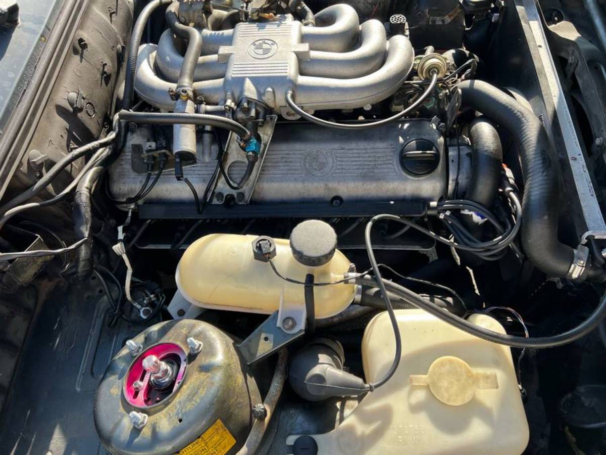 Bmw-3-series-1985-grey-2