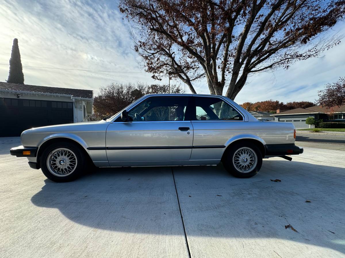 Bmw-325e-1984-grey-13
