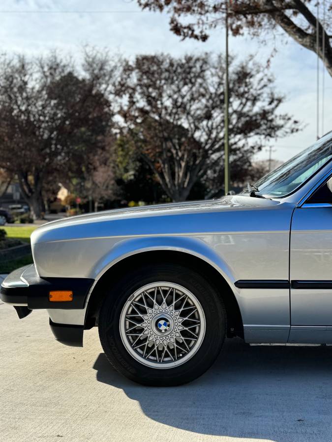 Bmw-325e-1984-grey-3