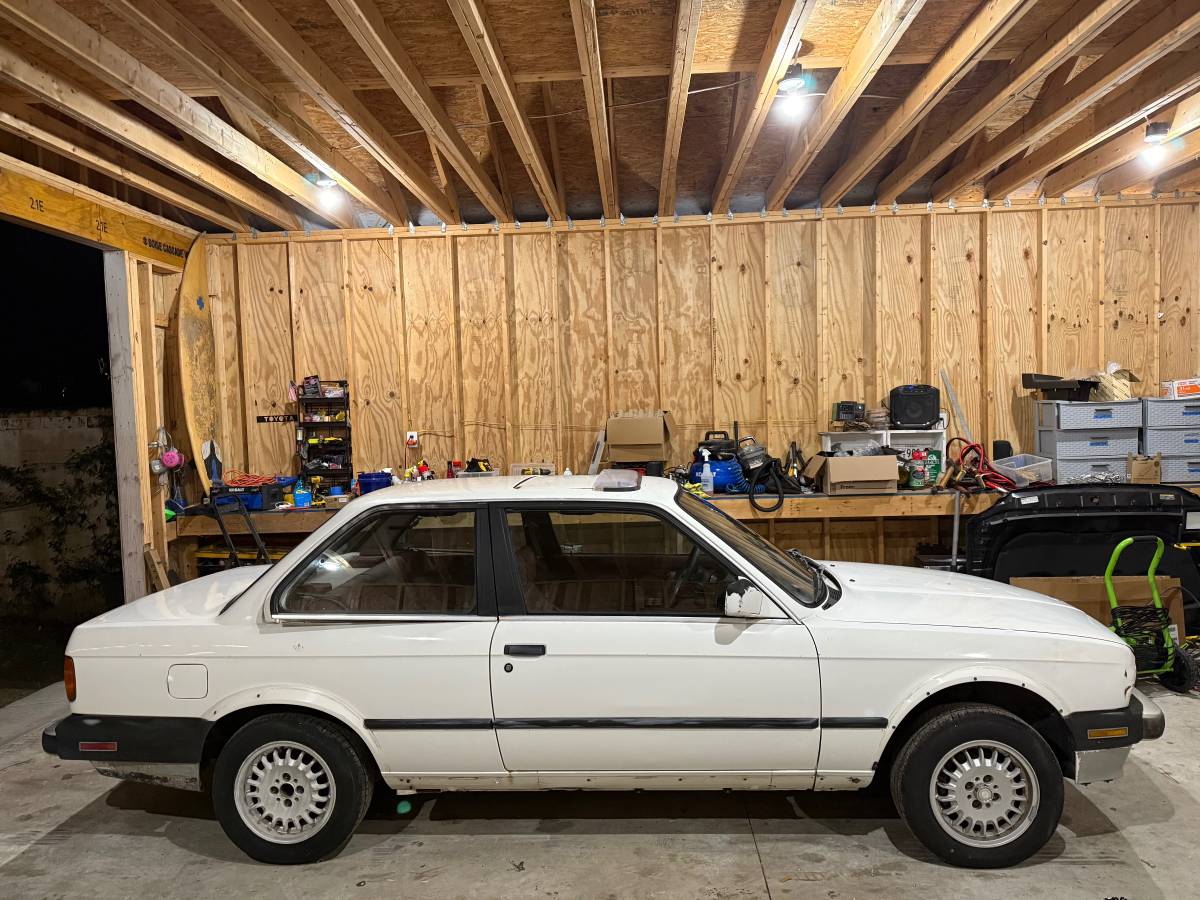Bmw-325i-1988-4