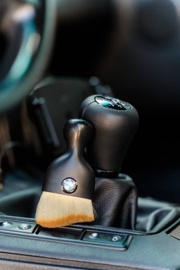 Bmw-325i-1994-black-2