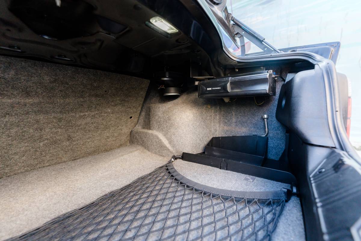 Bmw-325i-1994-black-3