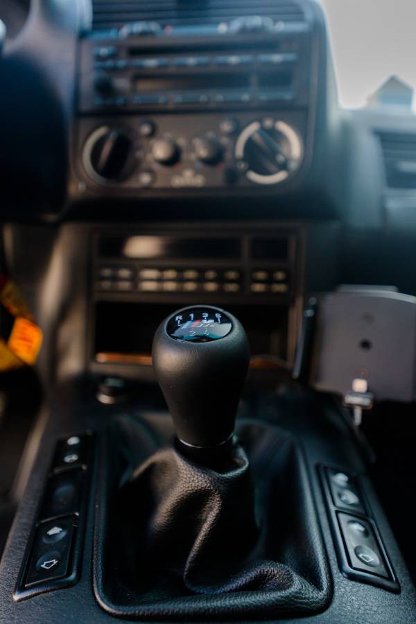 Bmw-325i-1994-black-9