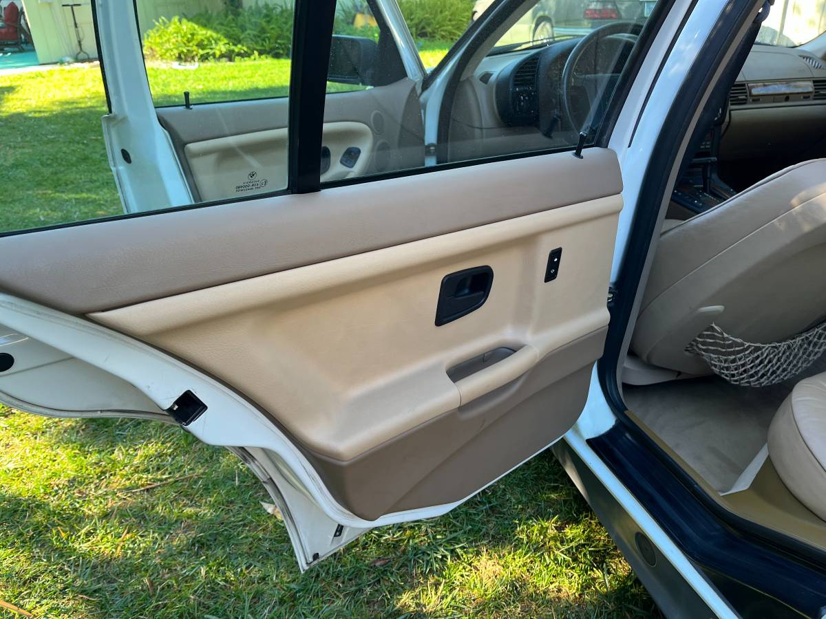 Bmw-325i-1995-white-11