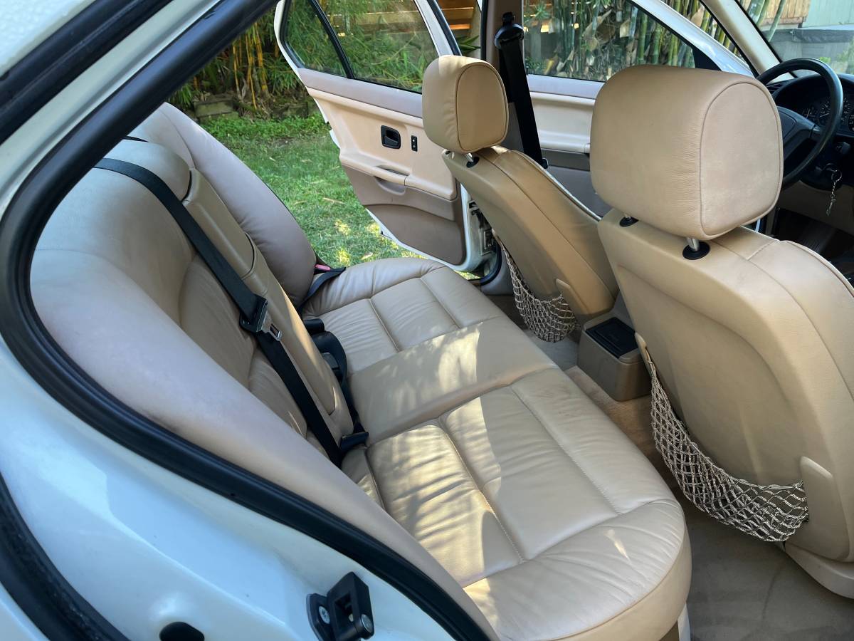 Bmw-325i-1995-white-9