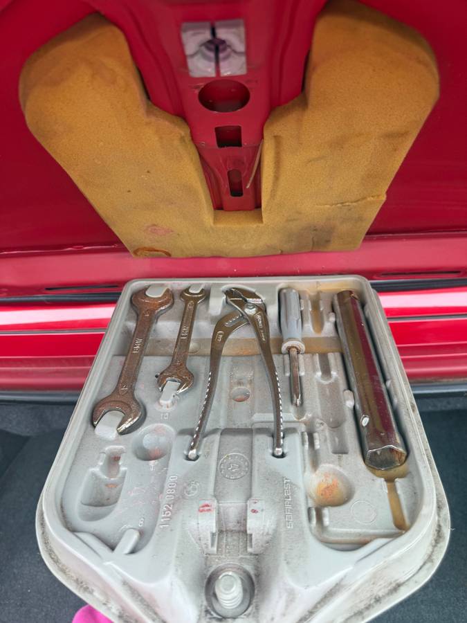 Bmw-325i-convertible-1987-16