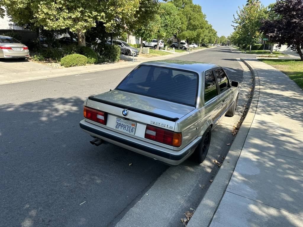 Bmw-325is-1989-3