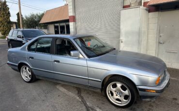 Bmw-525i-1990-blue-2