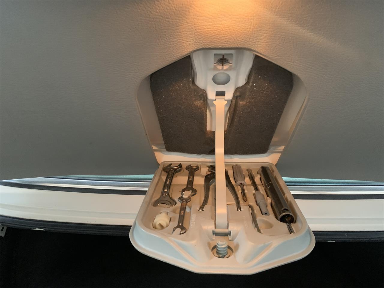 Bmw-528e-1985-White-Tanbeige-10