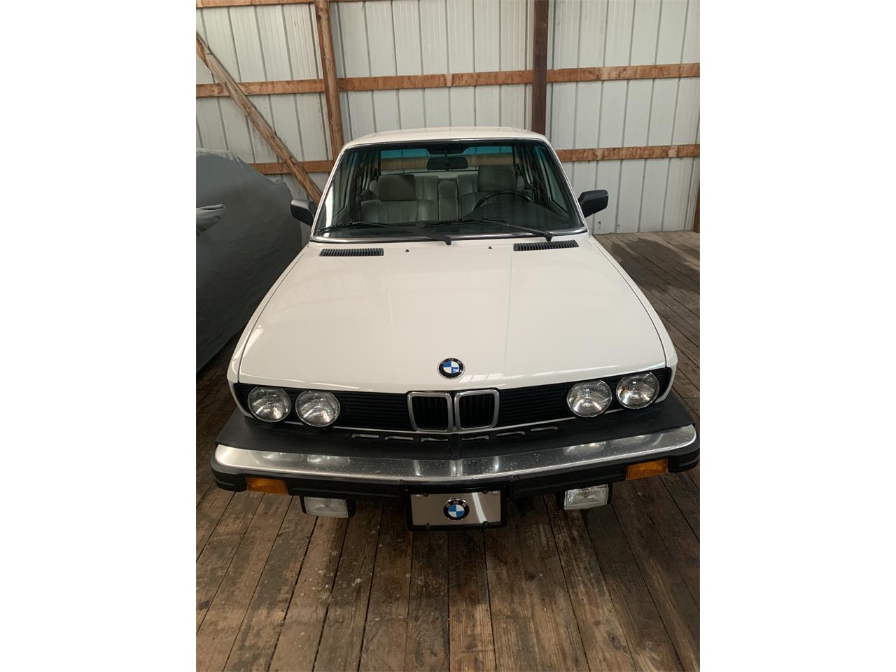 Bmw-528e-1985-White-Tanbeige-18