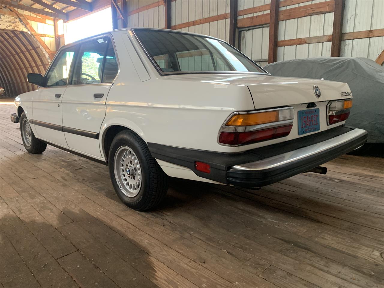 Bmw-528e-1985-White-Tanbeige-23