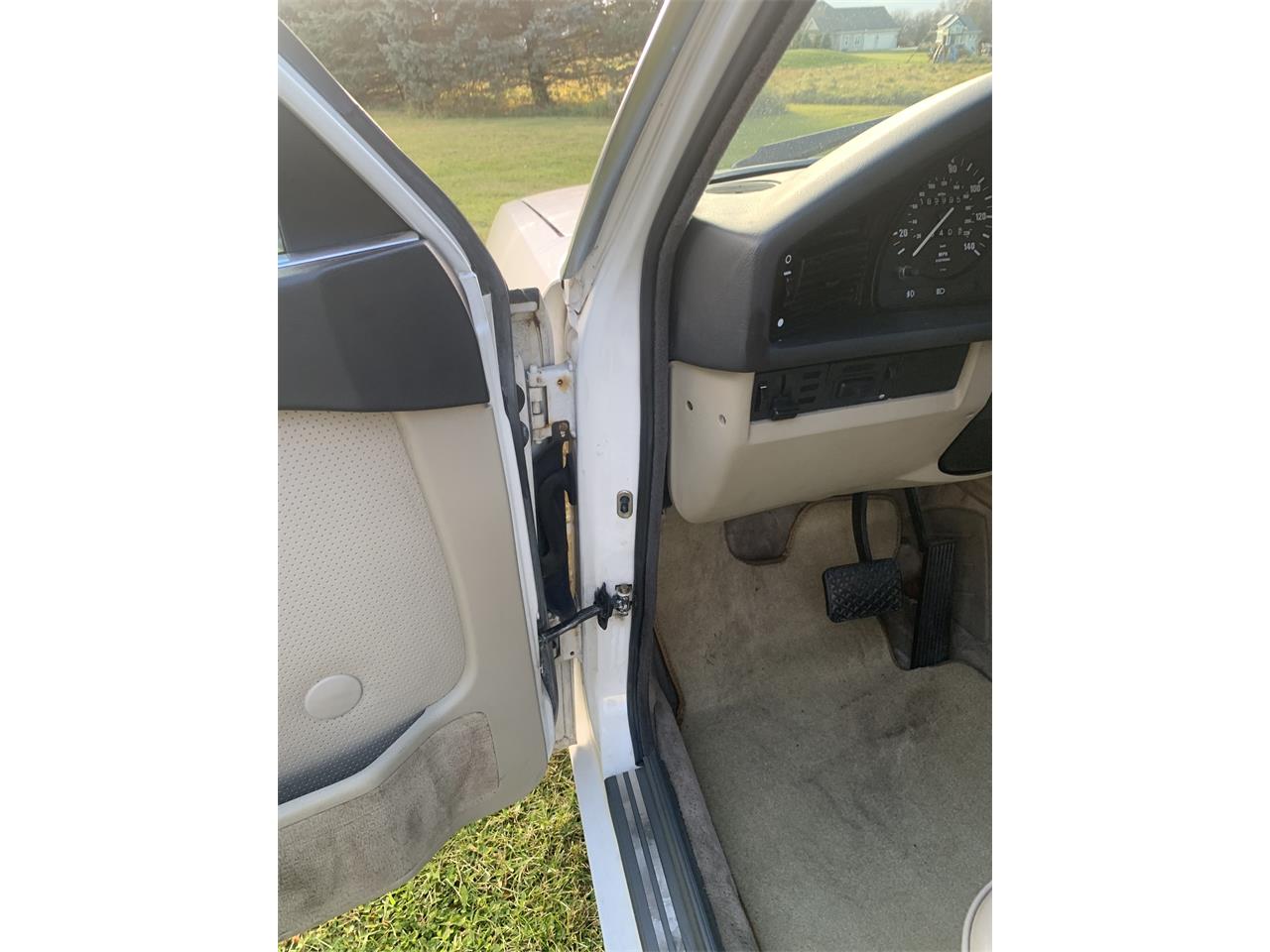 Bmw-528e-1985-White-Tanbeige-30