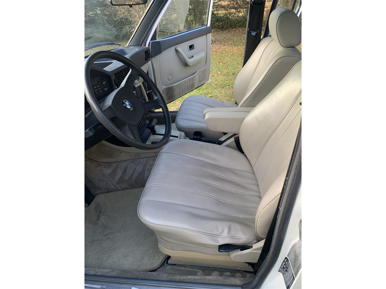 Bmw-528e-1985-White-Tanbeige-31