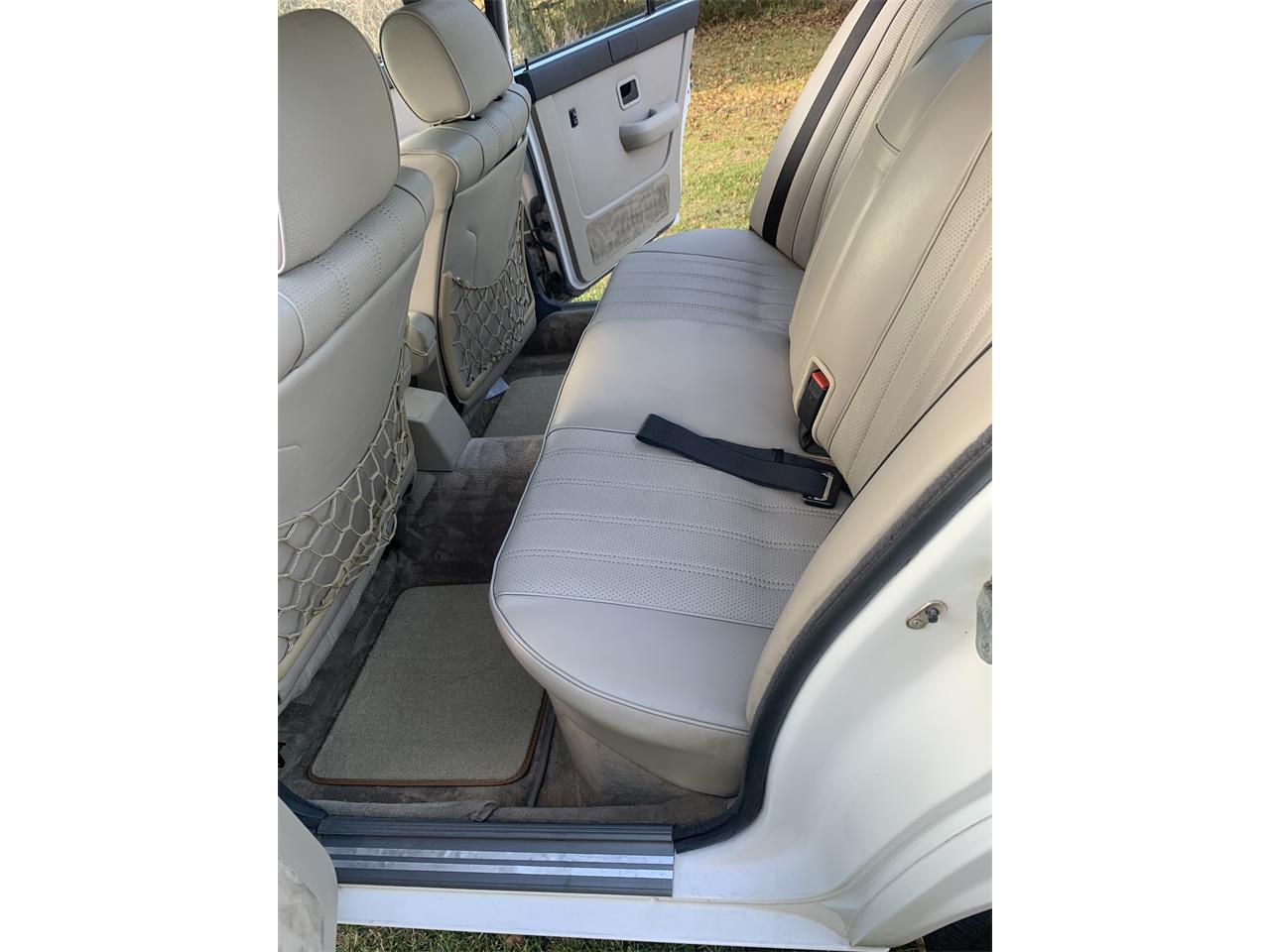 Bmw-528e-1985-White-Tanbeige-33