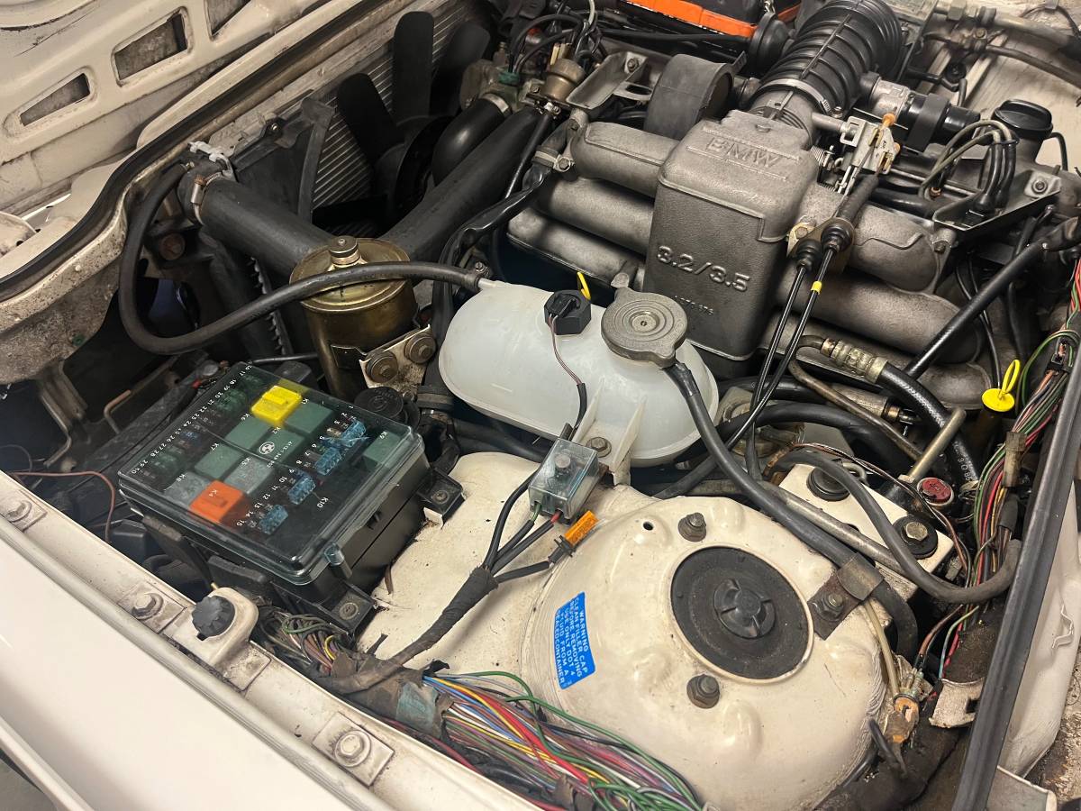 Bmw-635-csi-1986-white-13