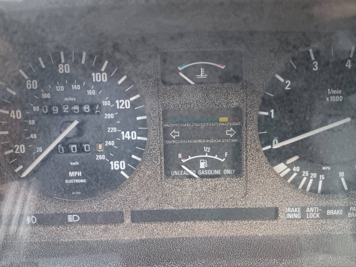 Bmw-635csi-1988-silver-14