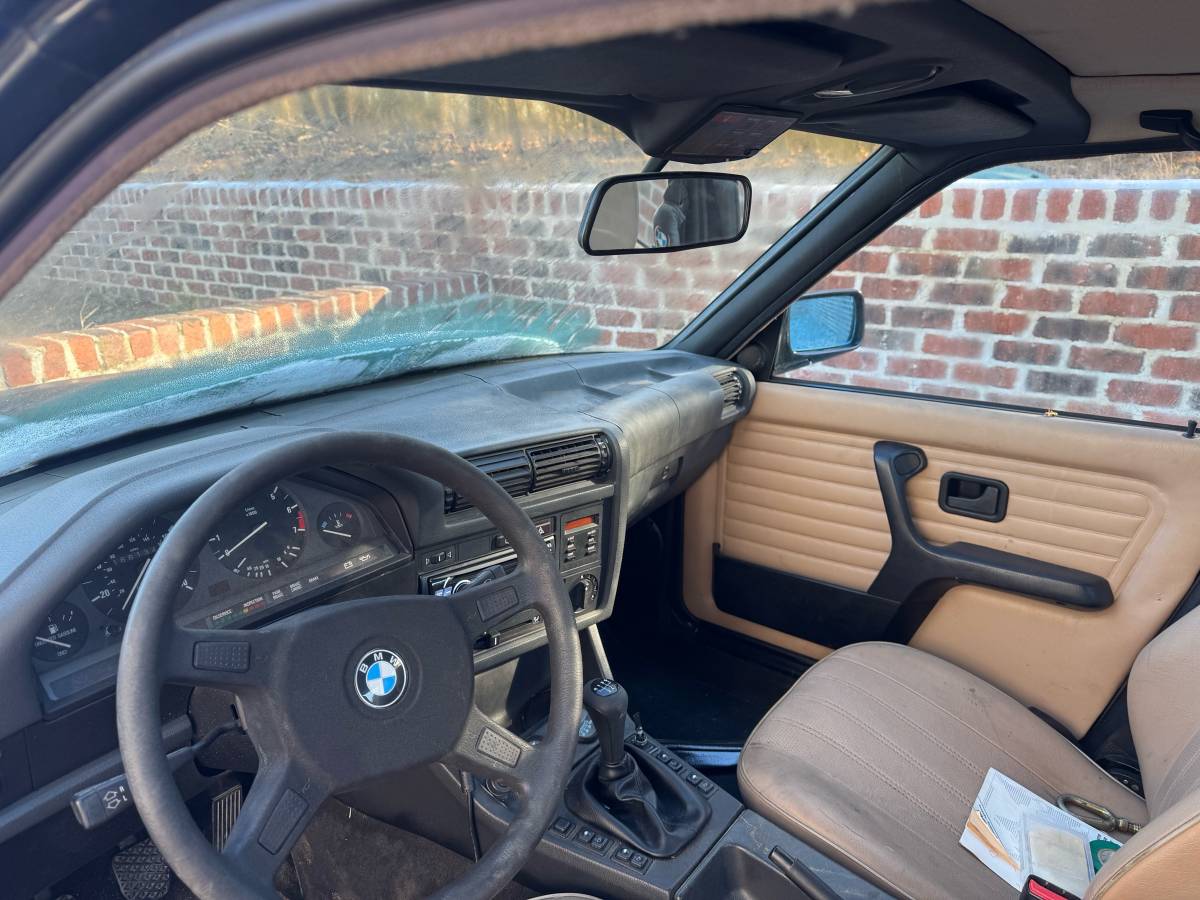 Bmw-e30-1987-black-3