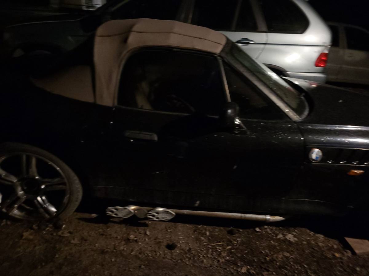 Bmw-z3-roadster-1996-black-4