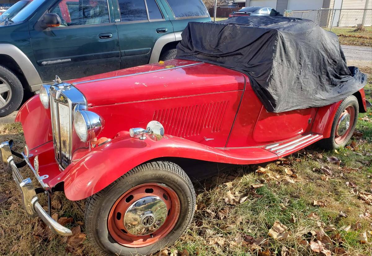 British-coach-works-ltd.-1983-red-1