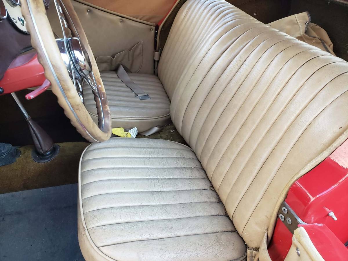 British-coach-works-ltd.-1983-red-4