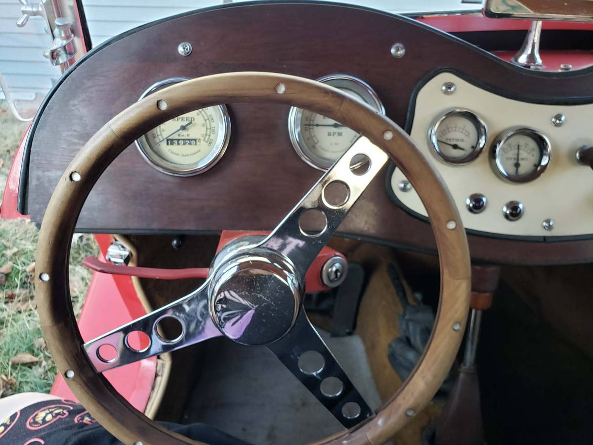 British-coach-works-ltd.-1983-red-8