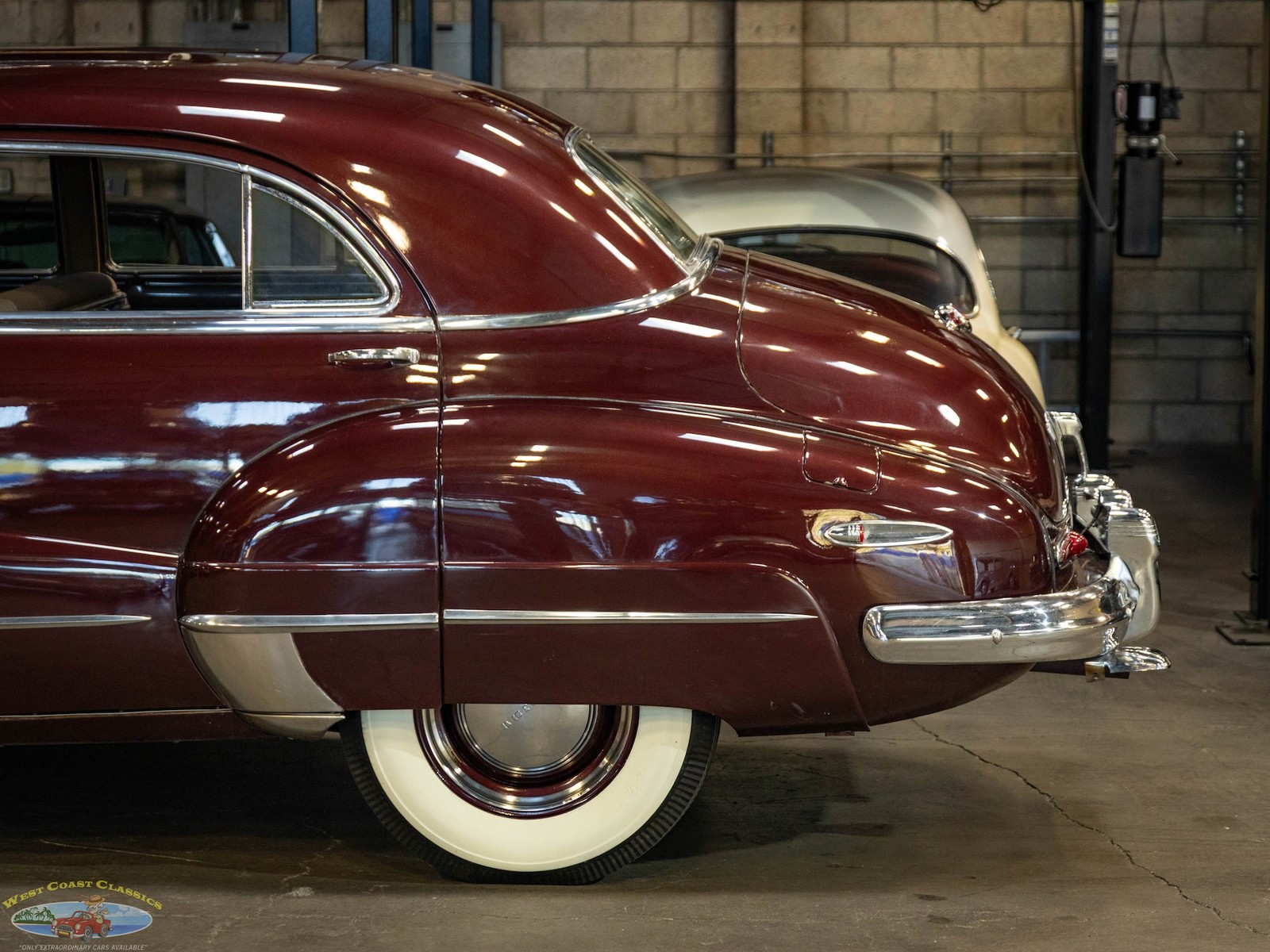 Buick-248-CID-8-cyl-Super-4-Door-Sedan-1947-4-Door-Sedan-3