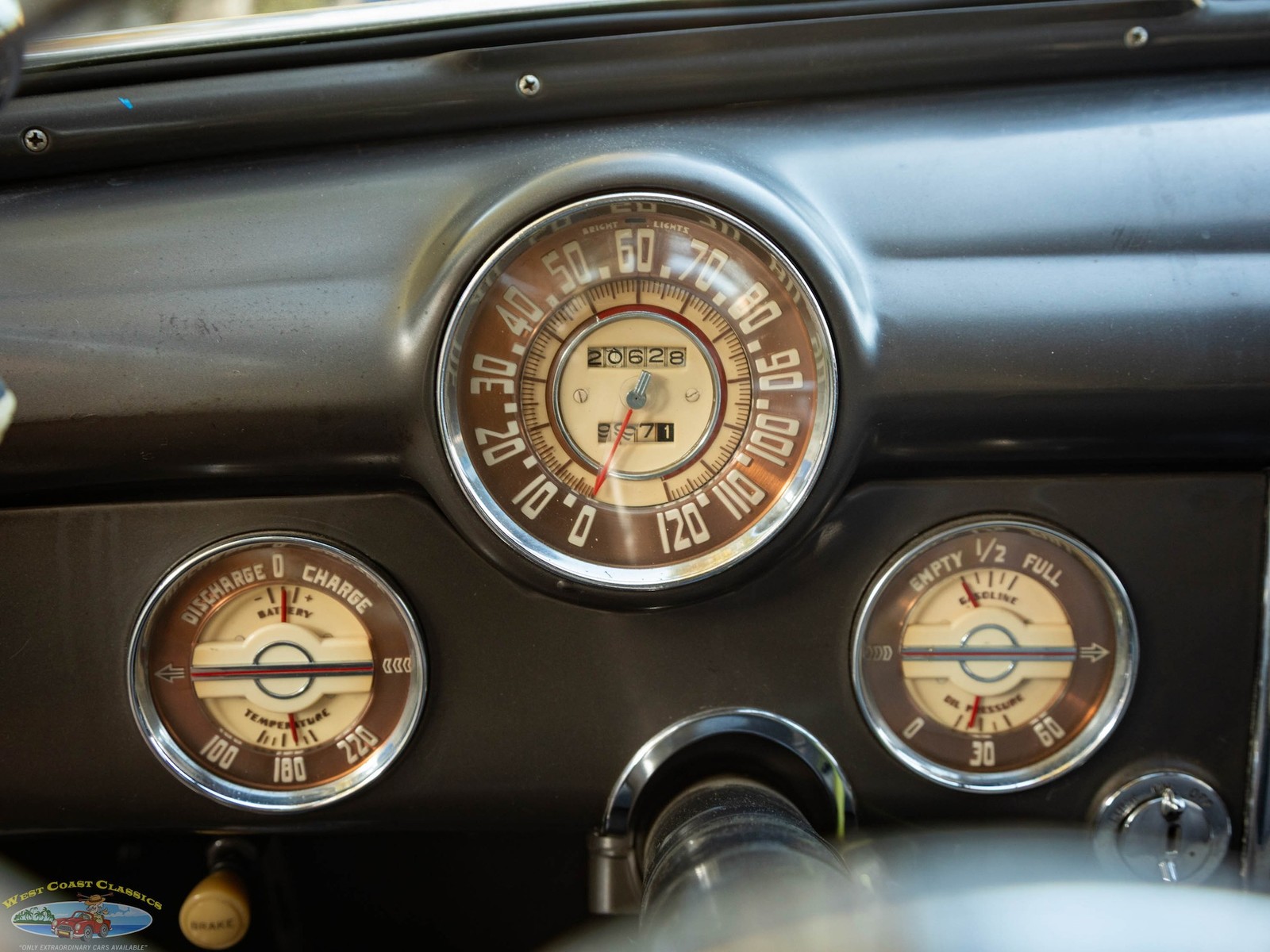 Buick-248-CID-8-cyl-Super-4-Door-Sedan-1947-4-Door-Sedan-35