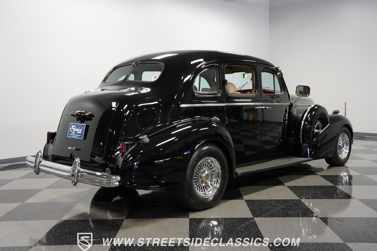 Buick-Century-1937-Sedan-12