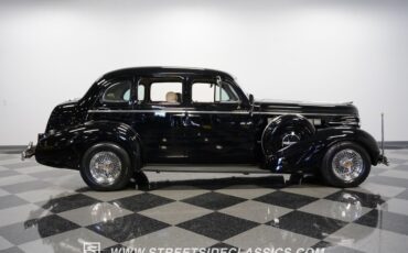 Buick-Century-1937-Sedan-14