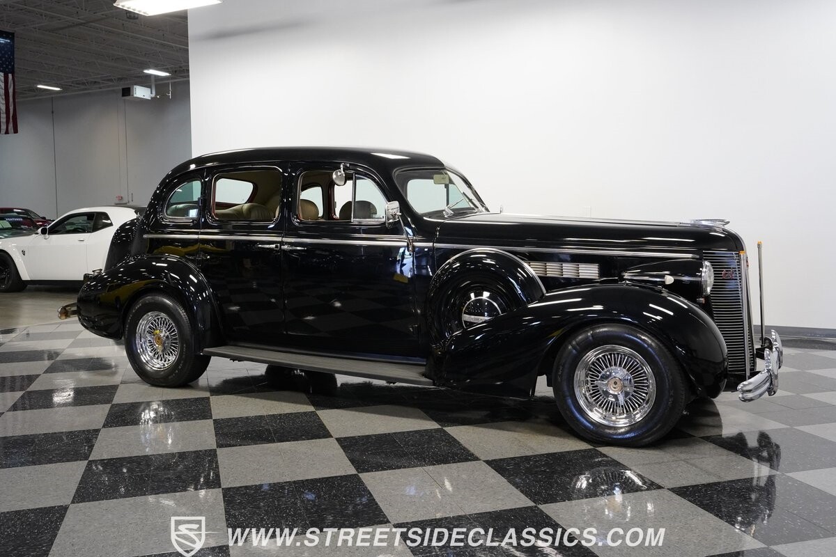 Buick-Century-1937-Sedan-15