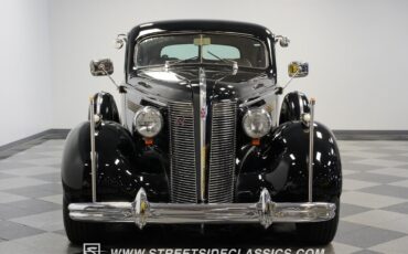 Buick-Century-1937-Sedan-17