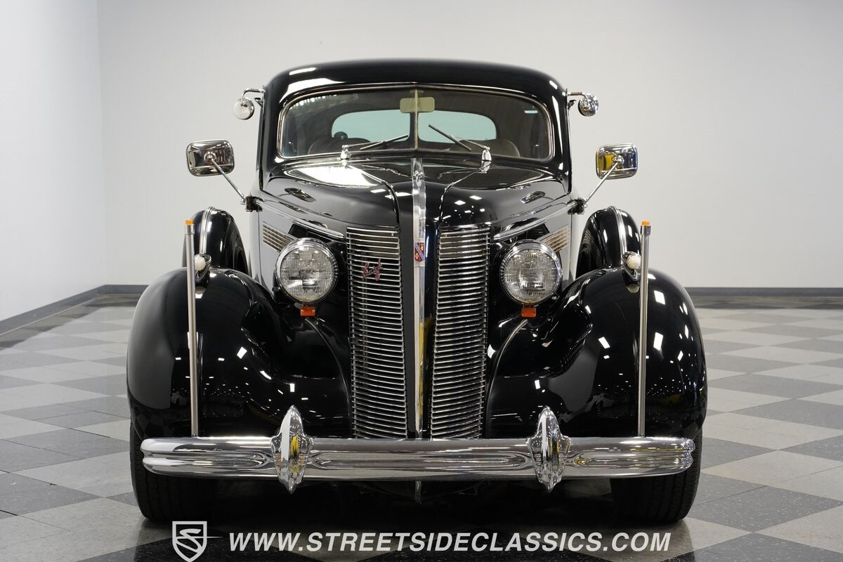 Buick-Century-1937-Sedan-17
